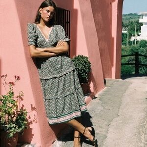 TROVATA - Nellie Dress, Sweet Melba
Green Pink Lace Up - XS